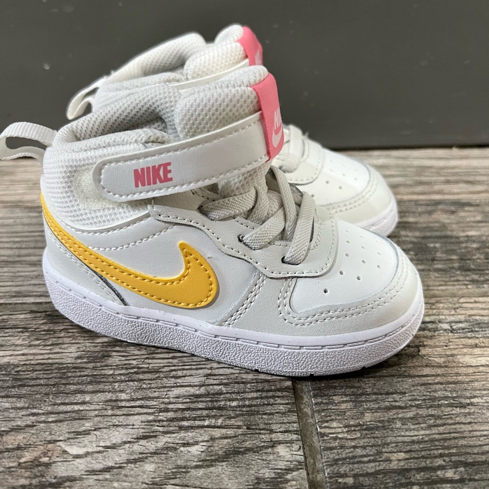 Nike • Toddler girl • 6C